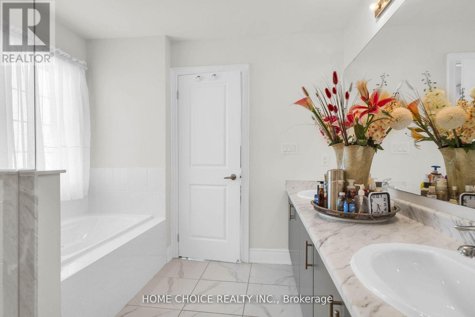 22 Ludlow Drive E, Barrie, ON
