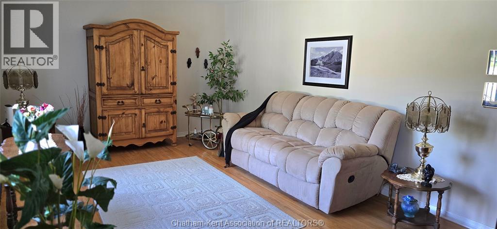 21 Chestnut Drive, Chatham, ON - Indoor
