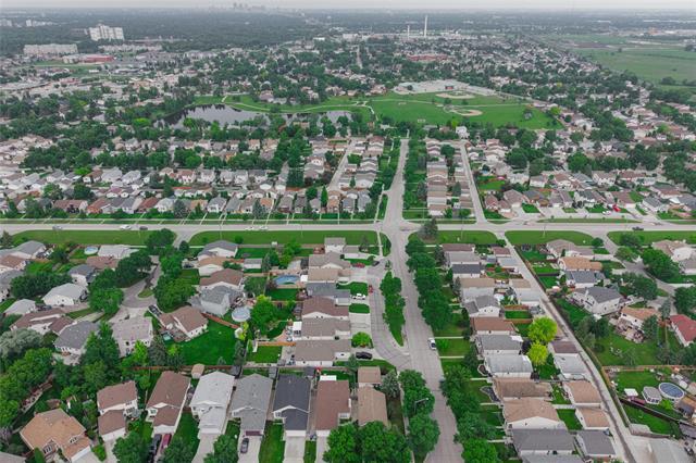 19 Maplegrove Rd, Winnipeg, MB