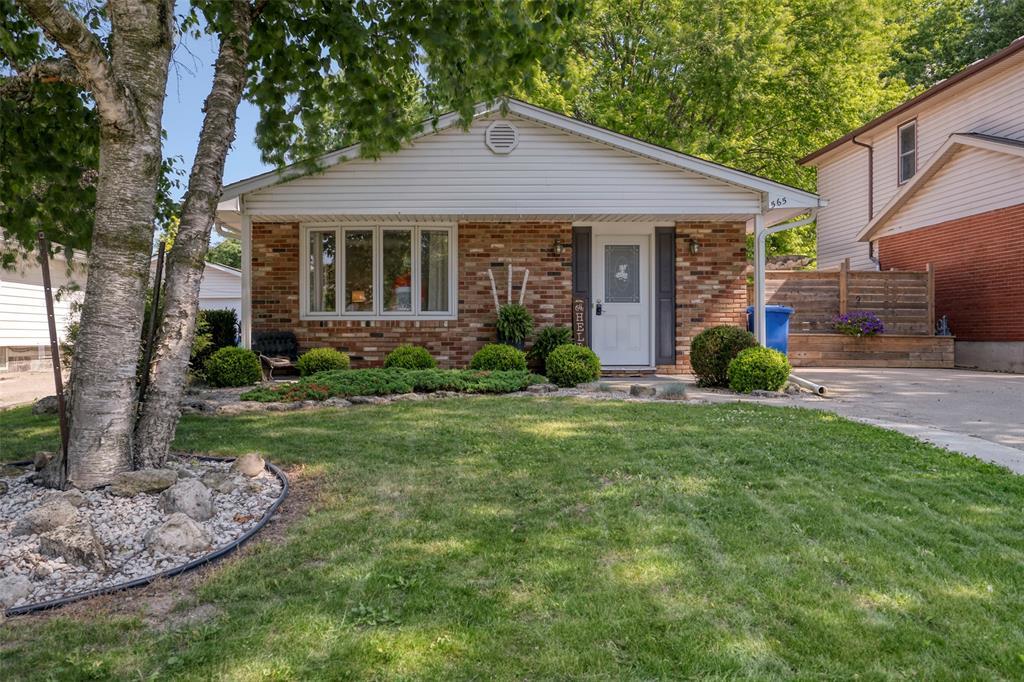 565 Plympton Street, Plympton-Wyoming, ON