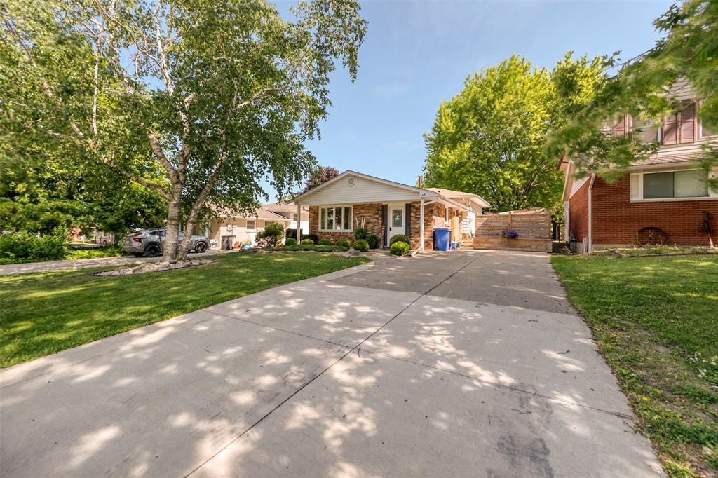565 Plympton Street, Plympton-Wyoming, ON