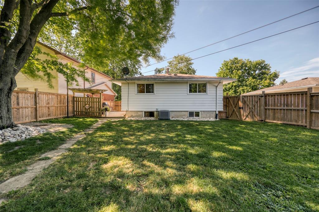 565 Plympton Street, Plympton-Wyoming, ON