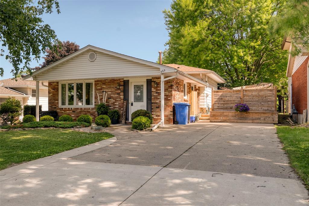 565 Plympton Street, Plympton-Wyoming, ON