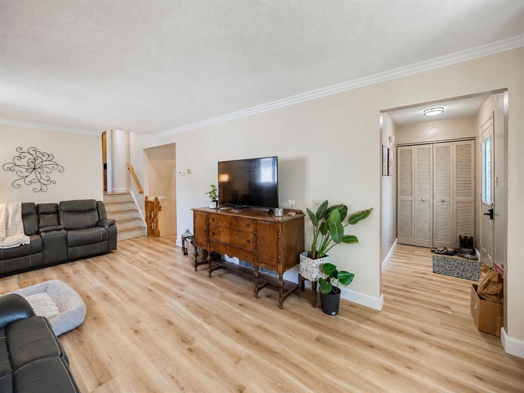 565 Plympton Street, Plympton-Wyoming, ON