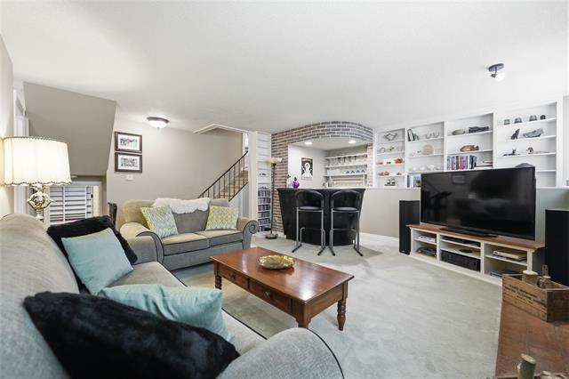 2 Manbrough Pl, Winnipeg, MB