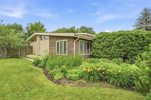 2 Manbrough Pl, Winnipeg, MB