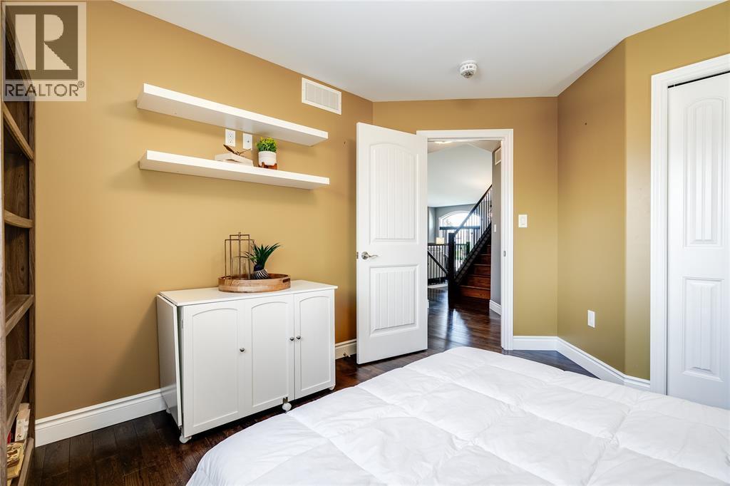 64 Valencia Drive, Chatham, ON