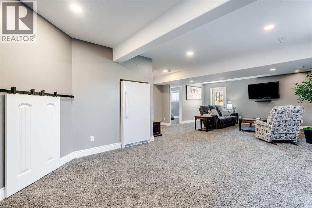 64 Valencia Drive, Chatham, ON