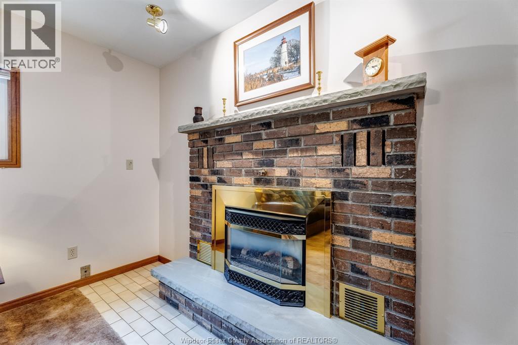 8418 Kingston, Windsor, ON