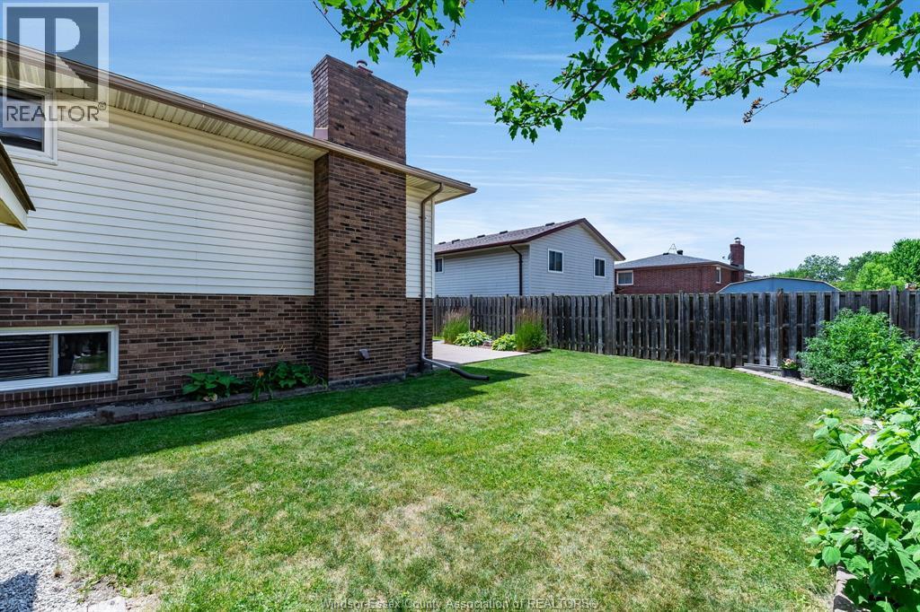 8418 Kingston, Windsor, ON