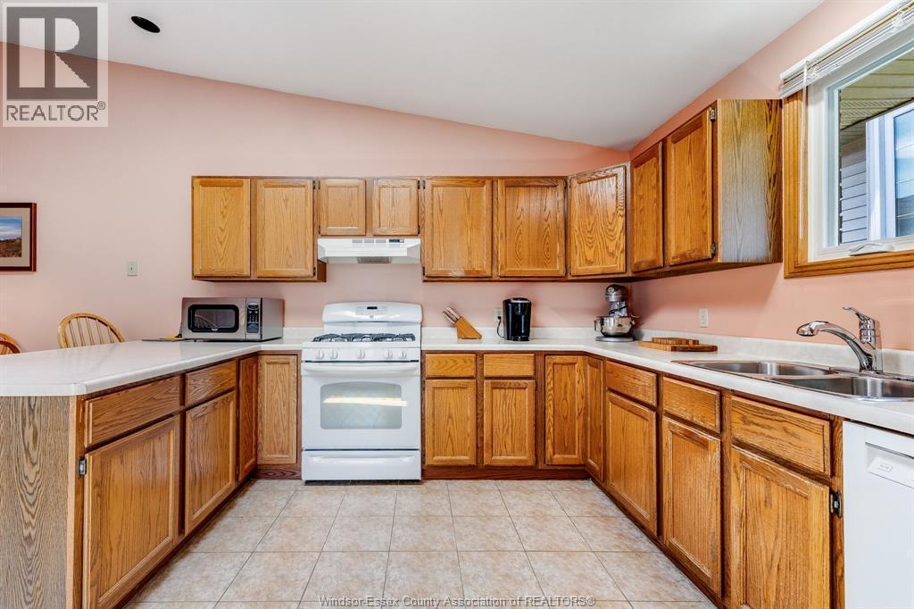 8418 Kingston, Windsor, ON
