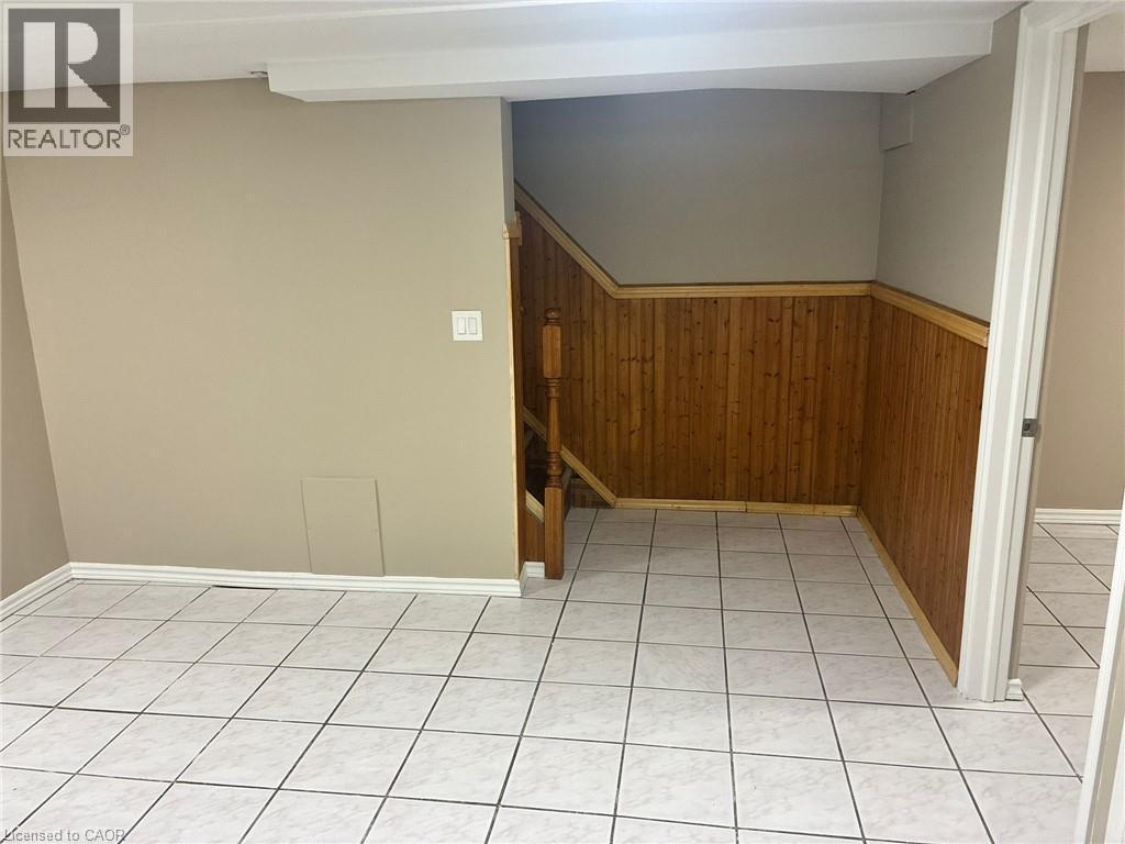 Living Room - 172 Gibson Avenue Unit# Lower, Hamilton, ON