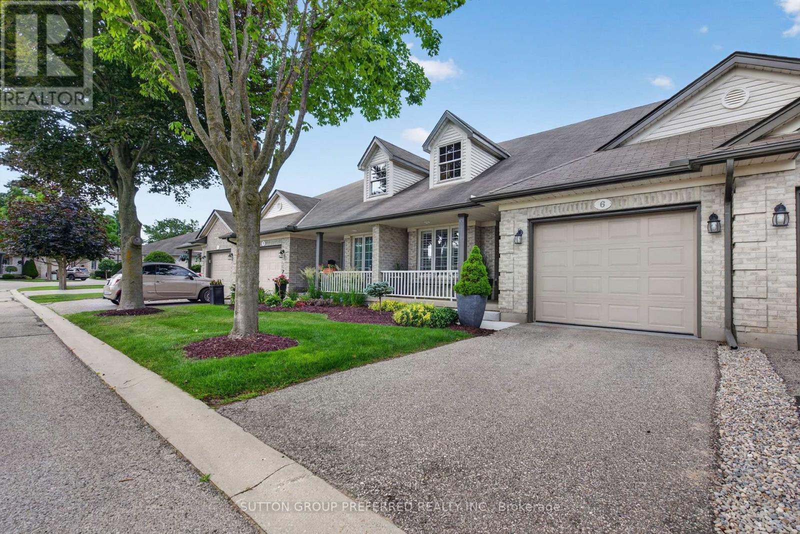 6 - 20 Windemere Place, St. Thomas, ON - Outdoor With Facade