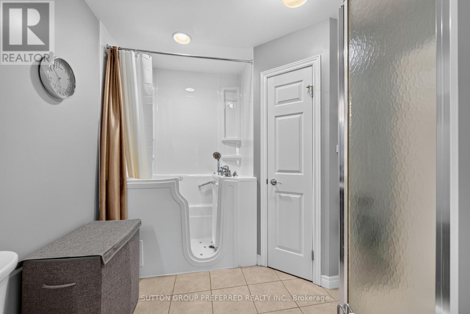 6 - 20 Windemere Place, St. Thomas, ON - Indoor Photo Showing Bathroom