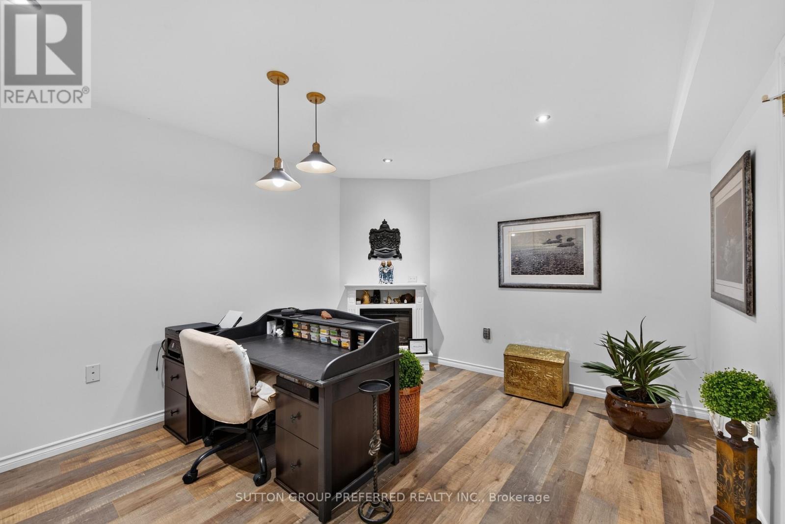 6 - 20 Windemere Place, St. Thomas, ON - Indoor