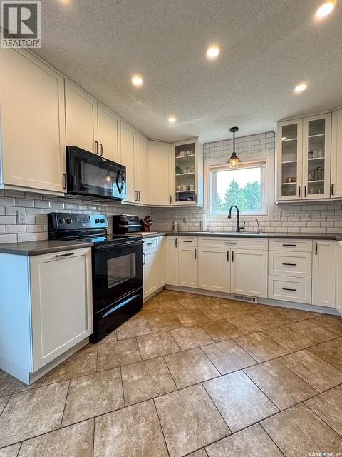 437 Russell Crescent, Swift Current, SK