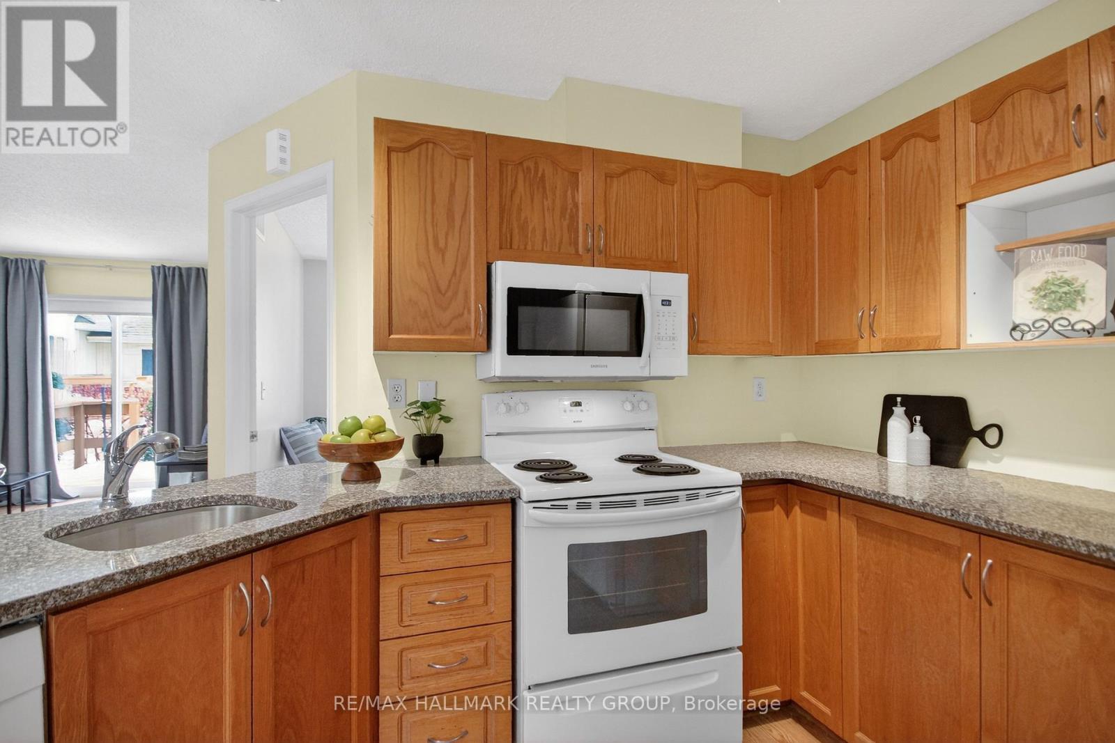 3 Daphne Crescent, Ottawa, ON