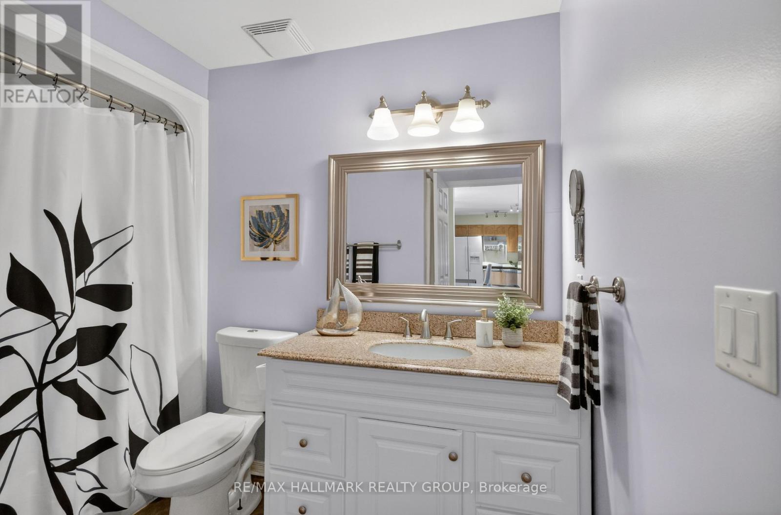 Granite countertops. - 3 Daphne Crescent, Ottawa, ON