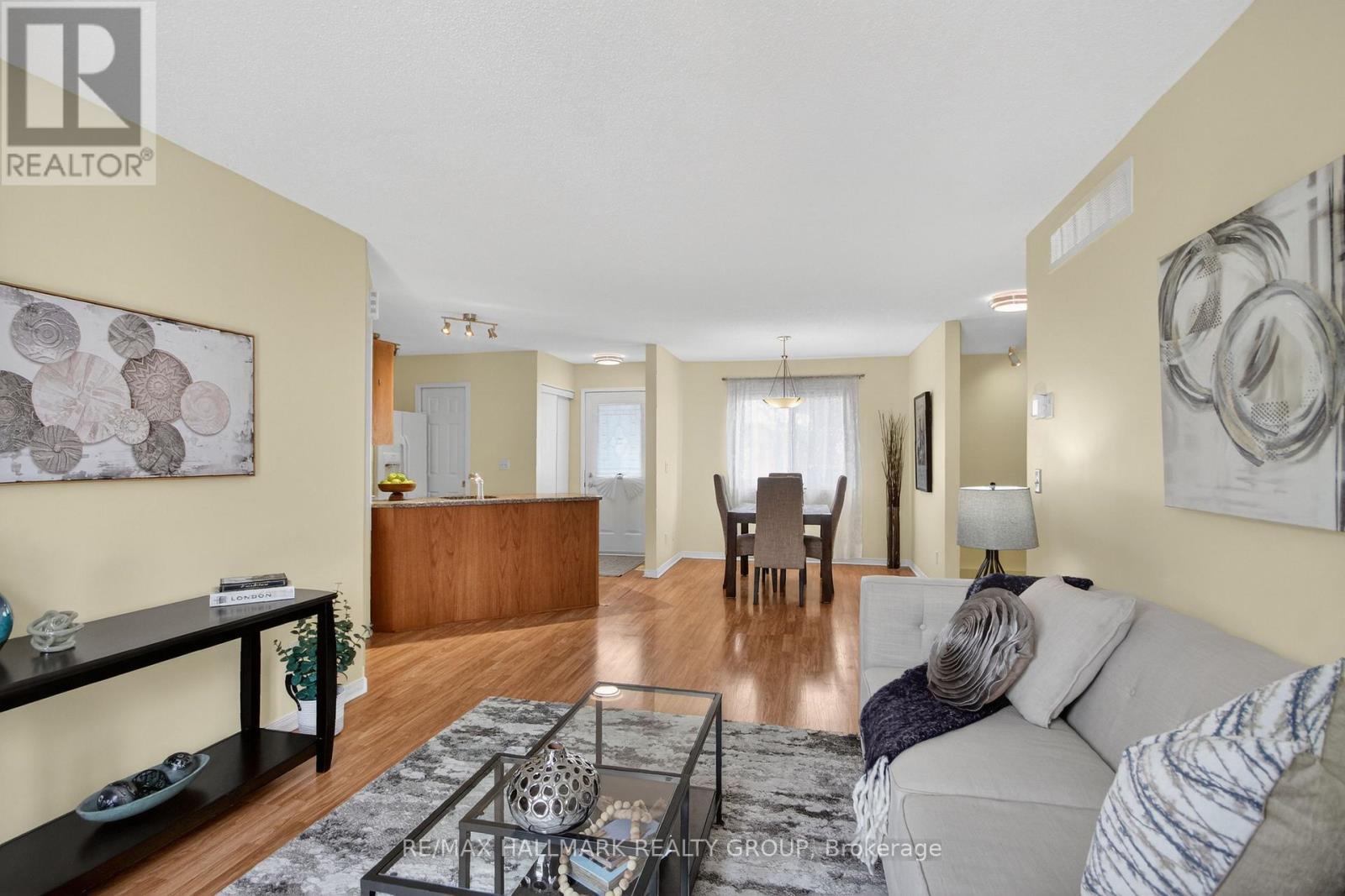 Open concept living room and dining room. - 3 Daphne Crescent, Ottawa, ON
