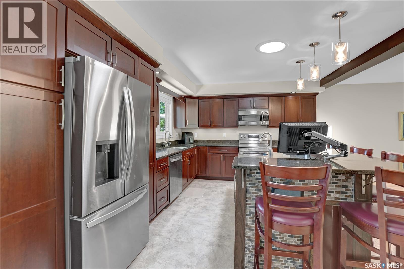 3 Dolphin Bay, Regina, SK