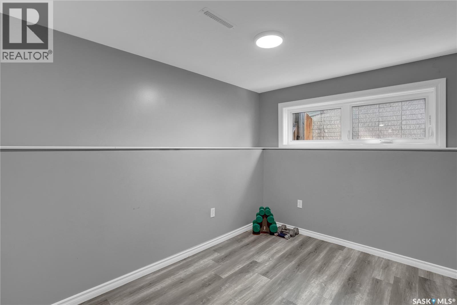 3 Dolphin Bay, Regina, SK