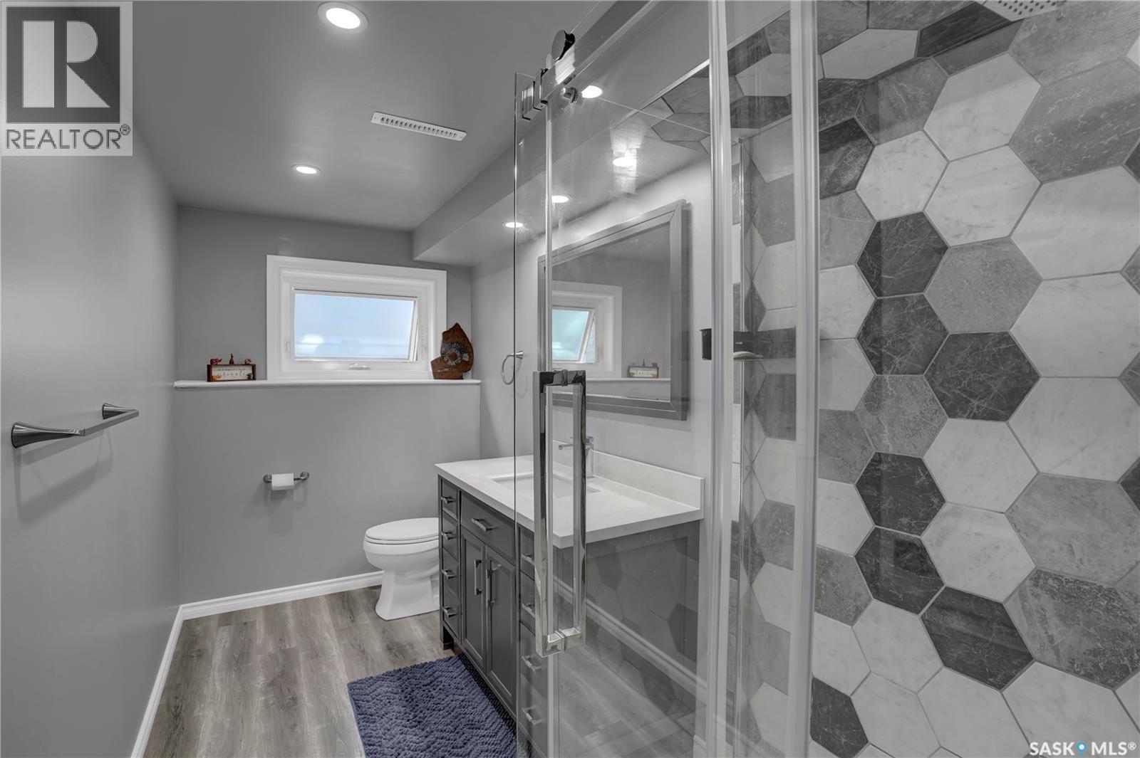 3 Dolphin Bay, Regina, SK
