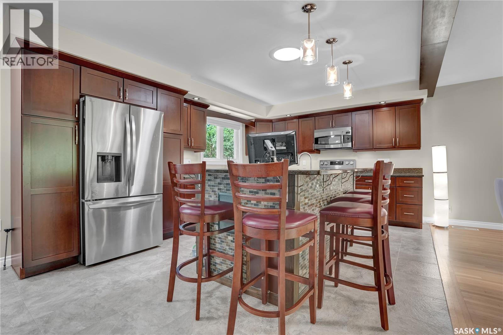 3 Dolphin Bay, Regina, SK