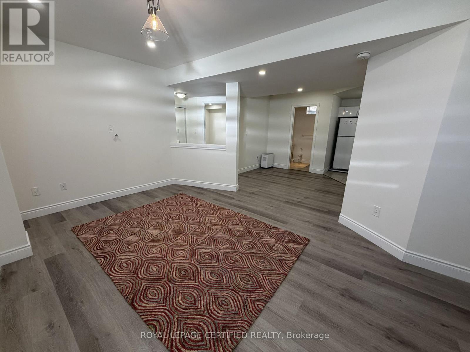 Bsmt - 61 Eagleglen Way, Hamilton, ON