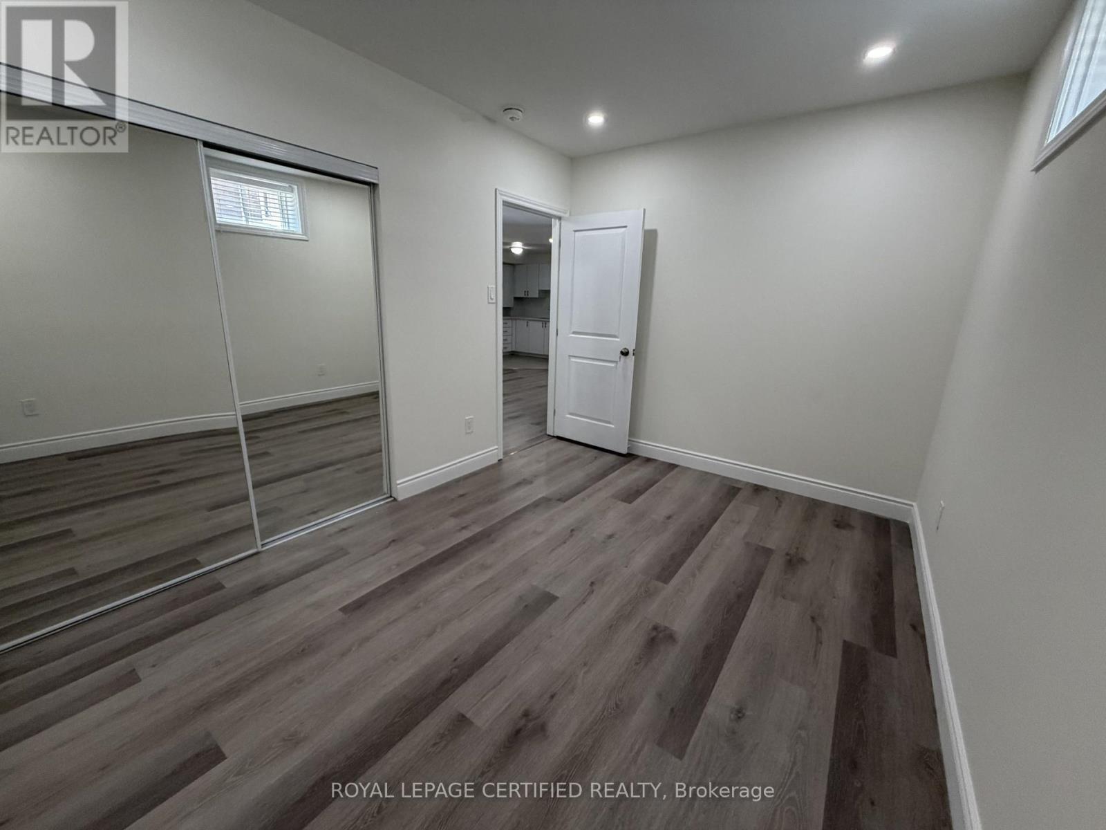 Bsmt - 61 Eagleglen Way, Hamilton, ON