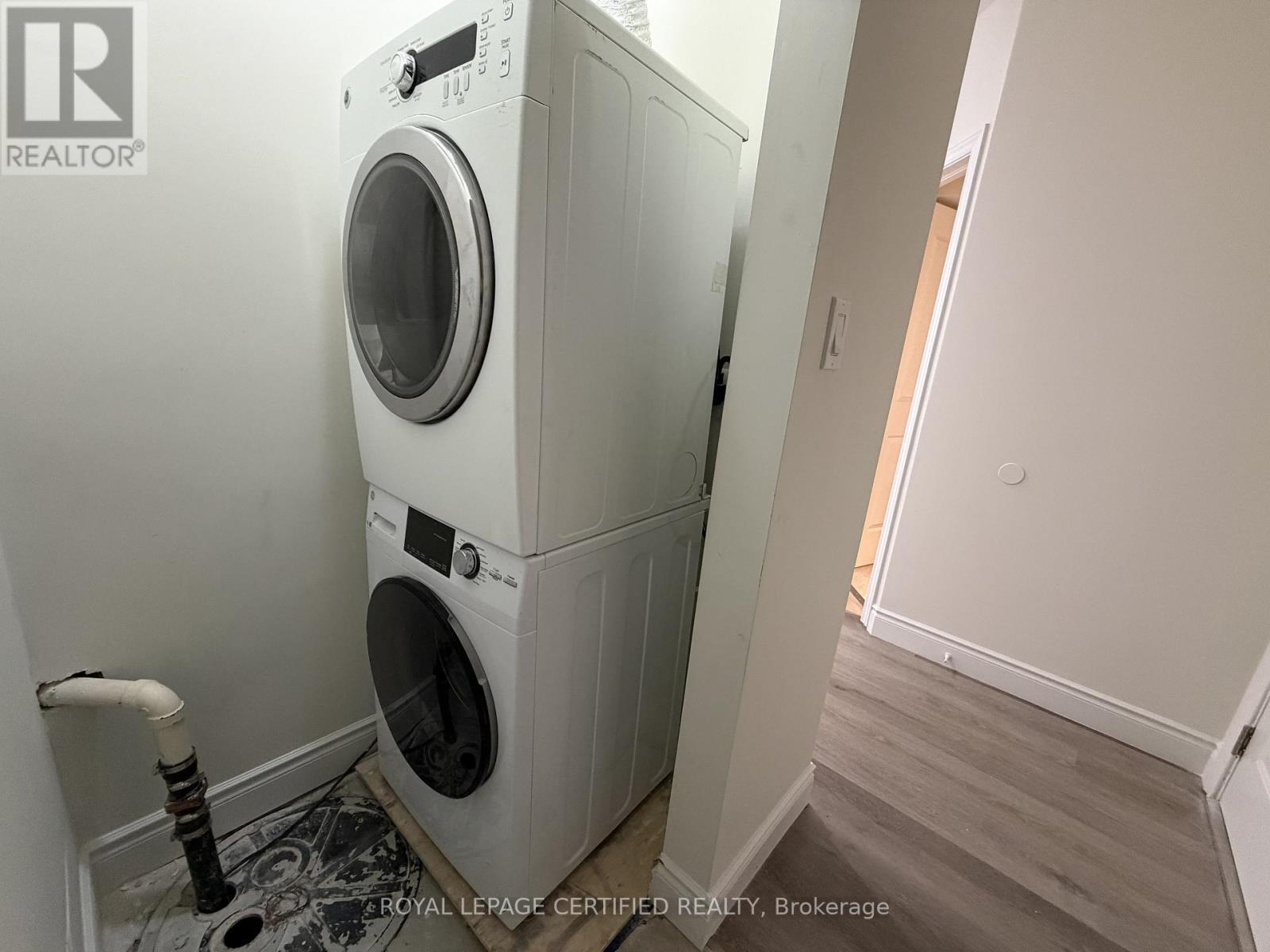 Bsmt - 61 Eagleglen Way, Hamilton, ON
