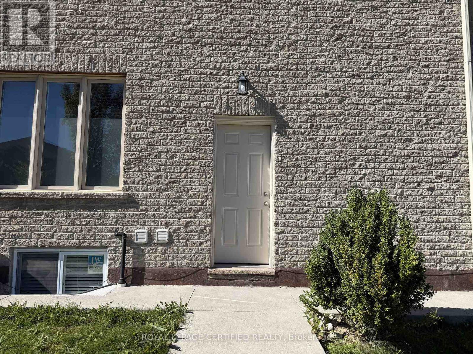 Bsmt - 61 Eagleglen Way, Hamilton, ON