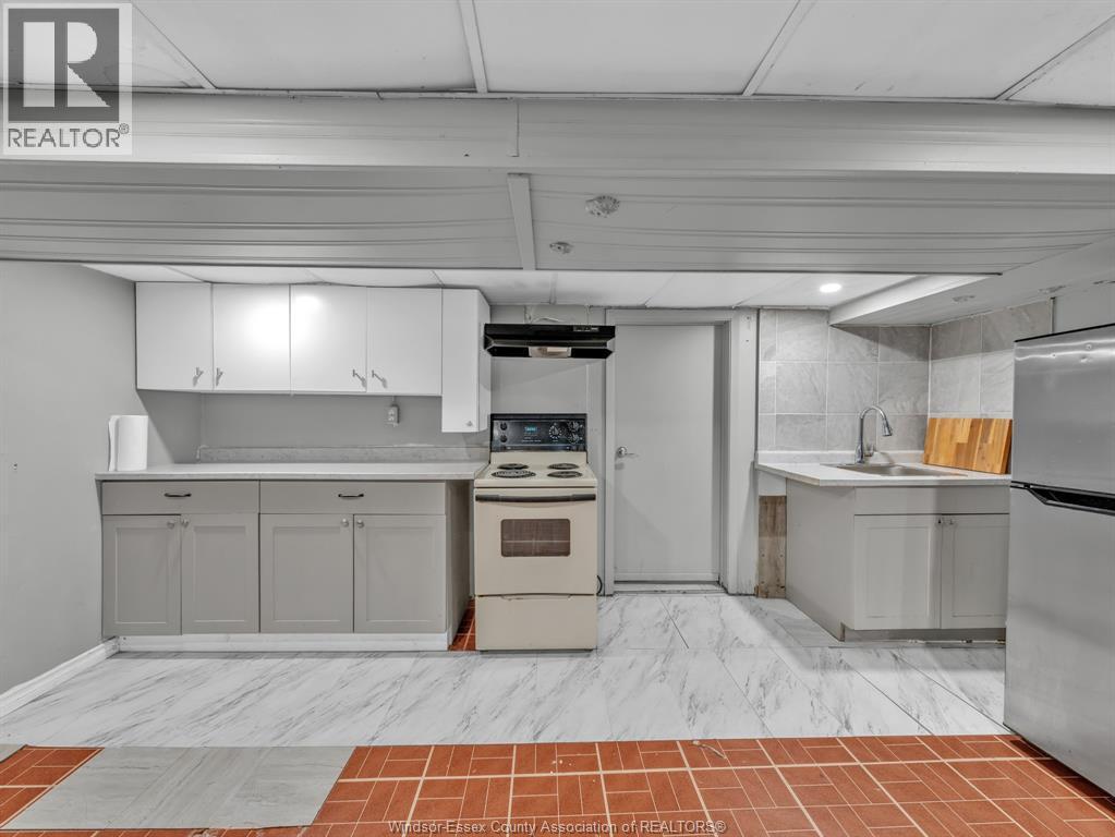 669-677 Marentette, Windsor, ON
