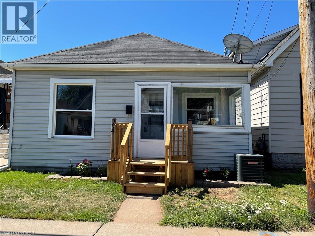 24 Vansitmart Avenue, Hamilton, ON