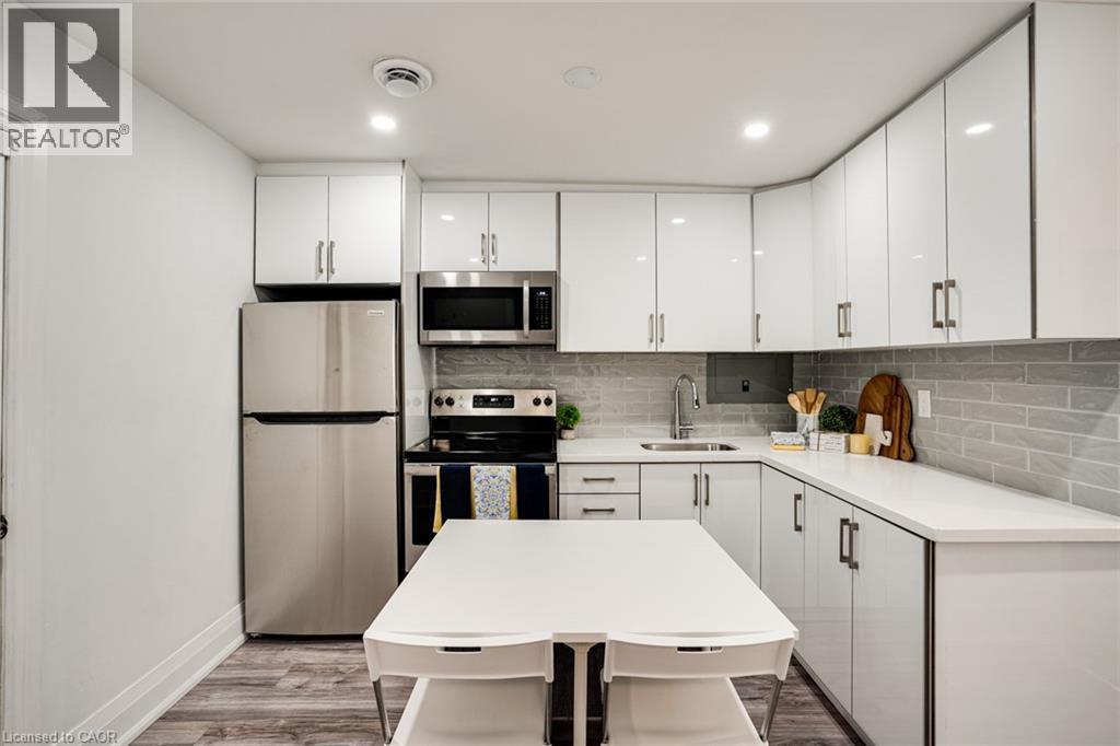 24 Vansitmart Avenue, Hamilton, ON