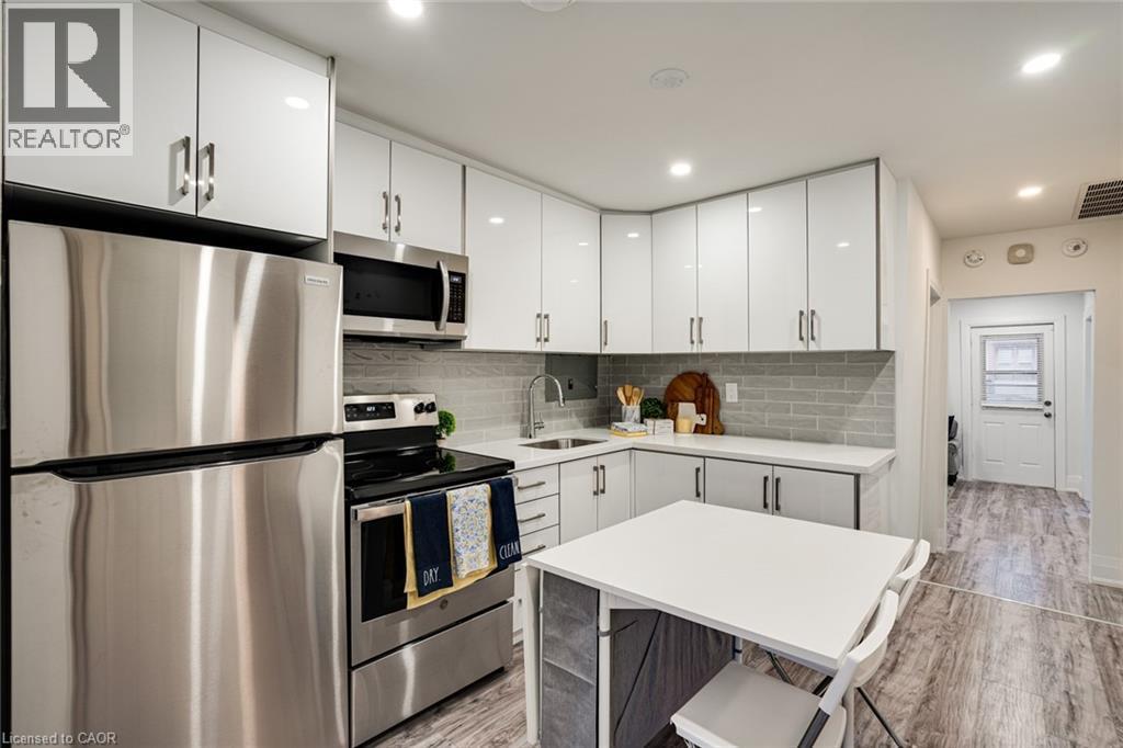 24 Vansitmart Avenue, Hamilton, ON