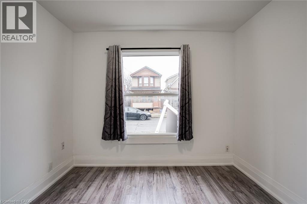 24 Vansitmart Avenue, Hamilton, ON