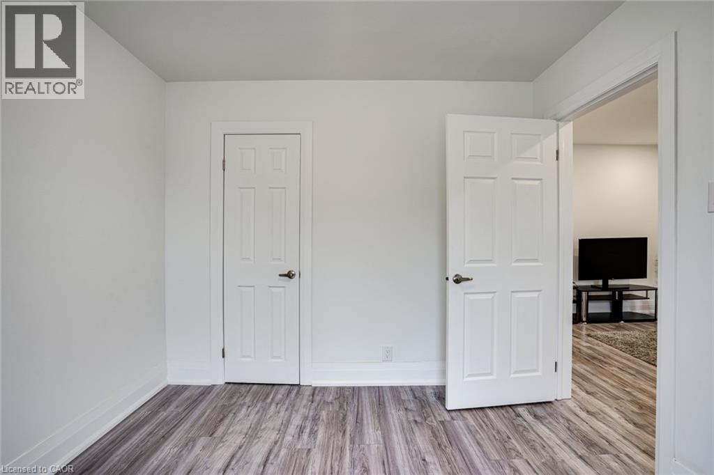24 Vansitmart Avenue, Hamilton, ON