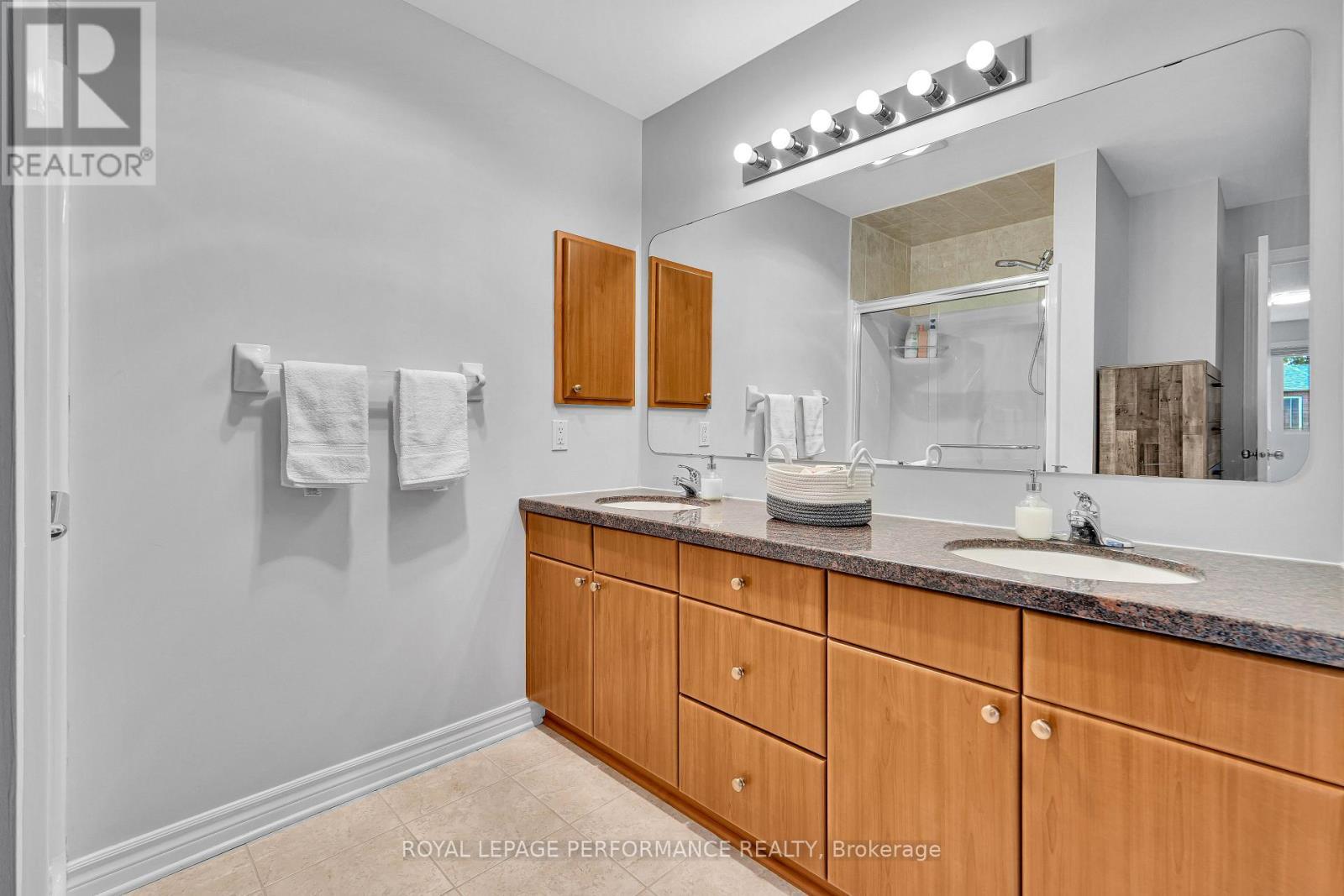 en-suite bathroom - 767 Long Point Circle, Ottawa, ON
