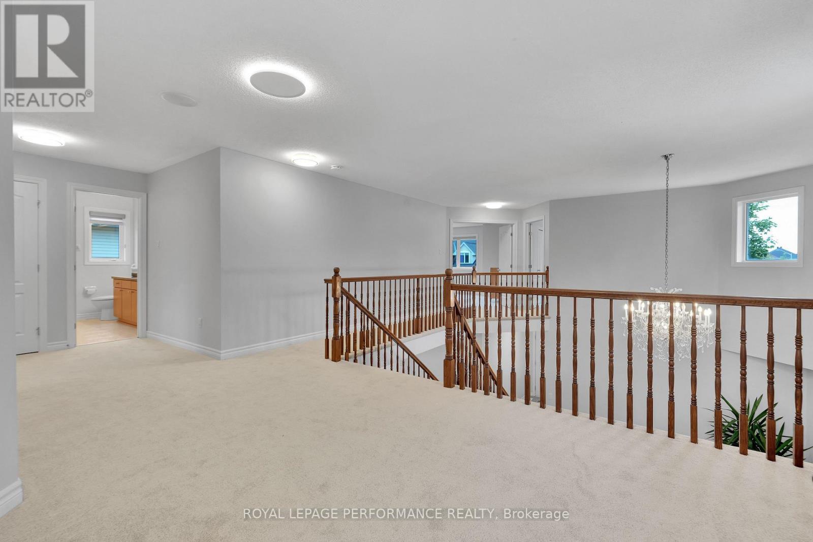 Den/loft - 767 Long Point Circle, Ottawa, ON