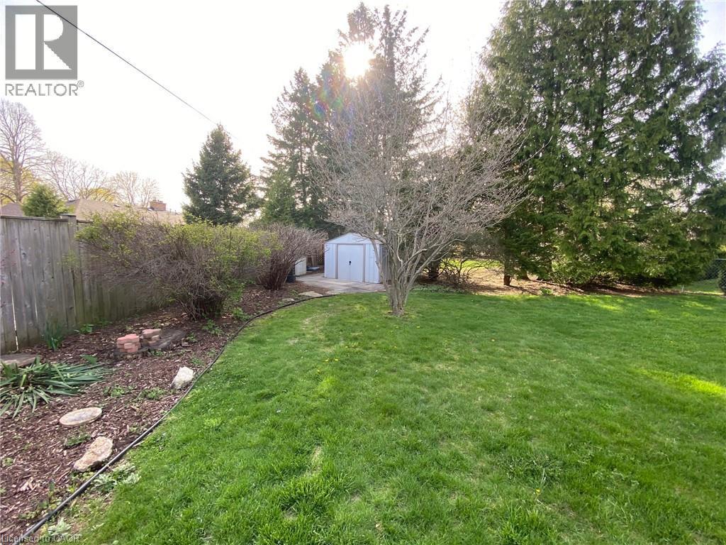 Large yard with shed - 16 Daleview Crescent, Fonthill, ON