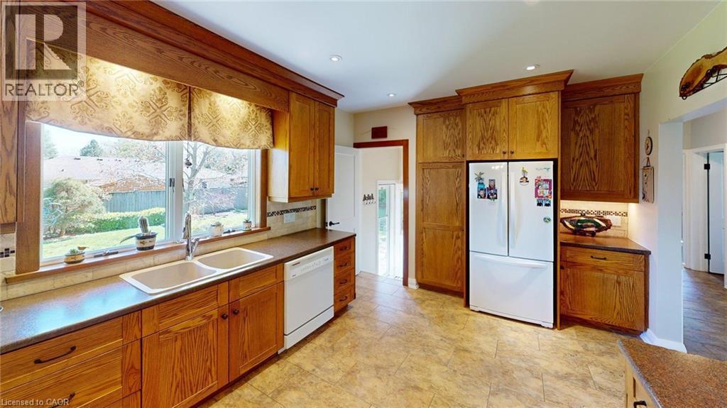 16 Daleview Crescent, Fonthill, ON