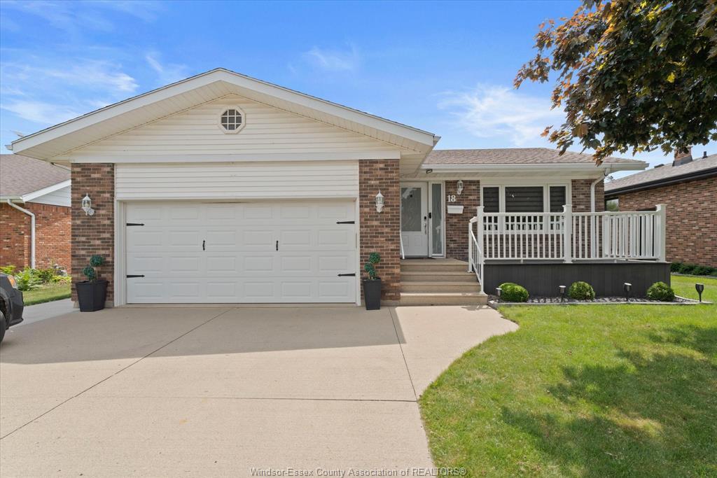18 Elizabeth Crescent, Leamington, ON