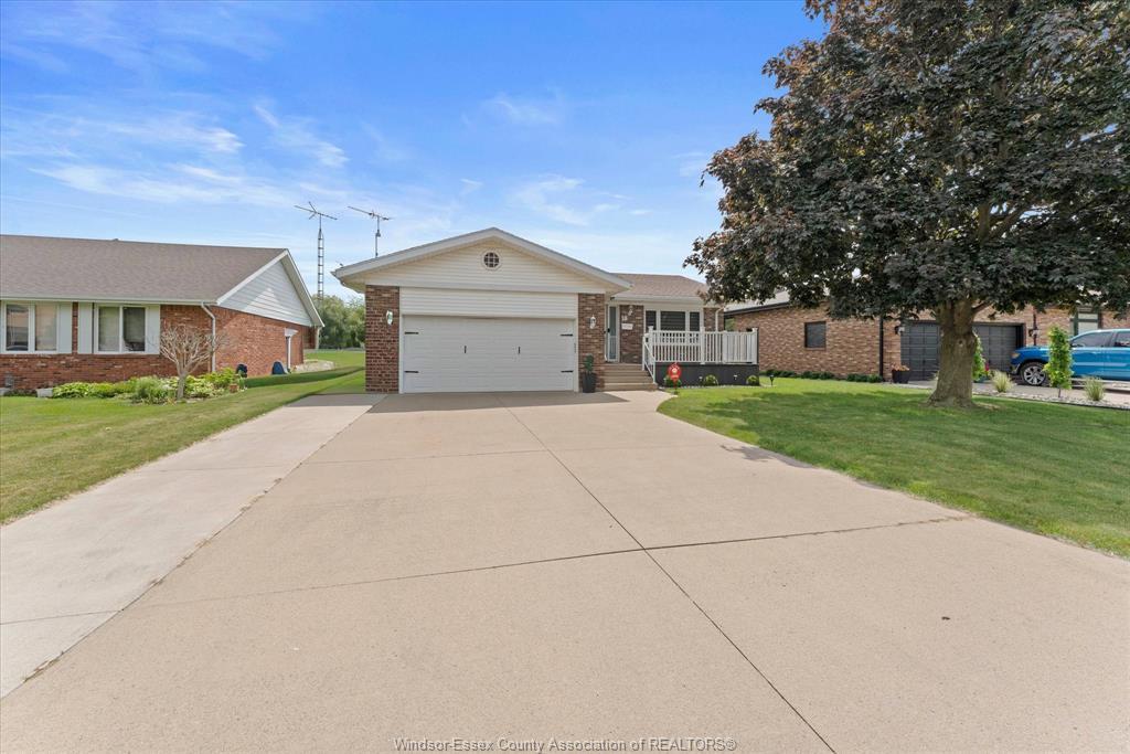 18 Elizabeth Crescent, Leamington, ON