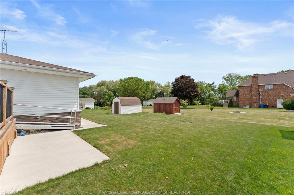 18 Elizabeth Crescent, Leamington, ON