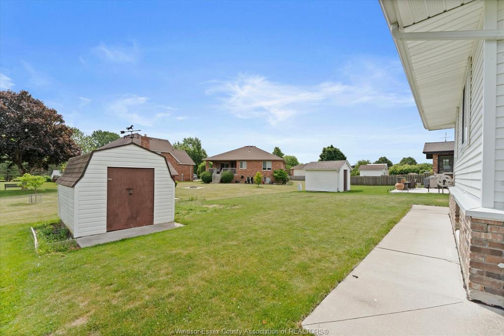 18 Elizabeth Crescent, Leamington, ON