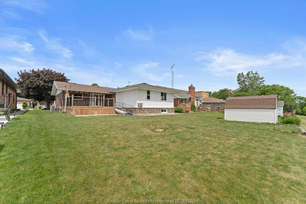 18 Elizabeth Crescent, Leamington, ON