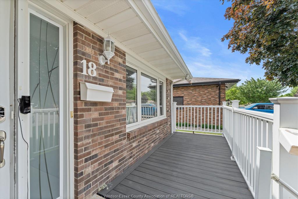 18 Elizabeth Crescent, Leamington, ON