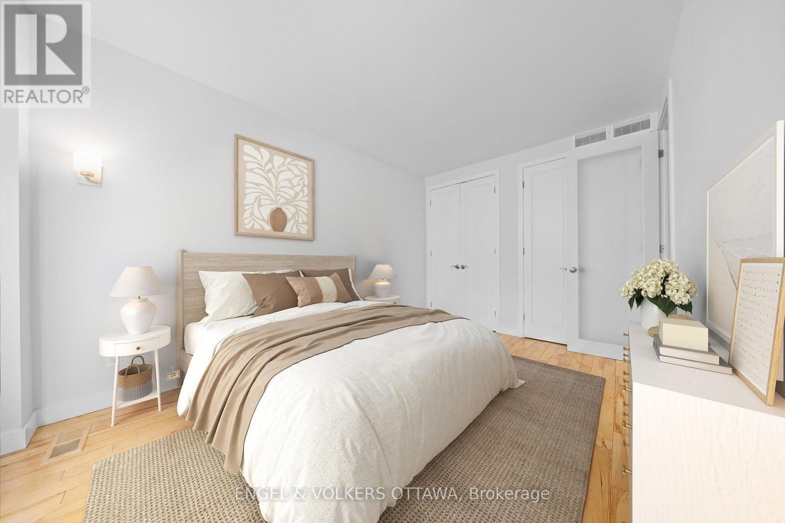 Primary bedroom with double closets - 53 Vaughan Street, Ottawa, ON