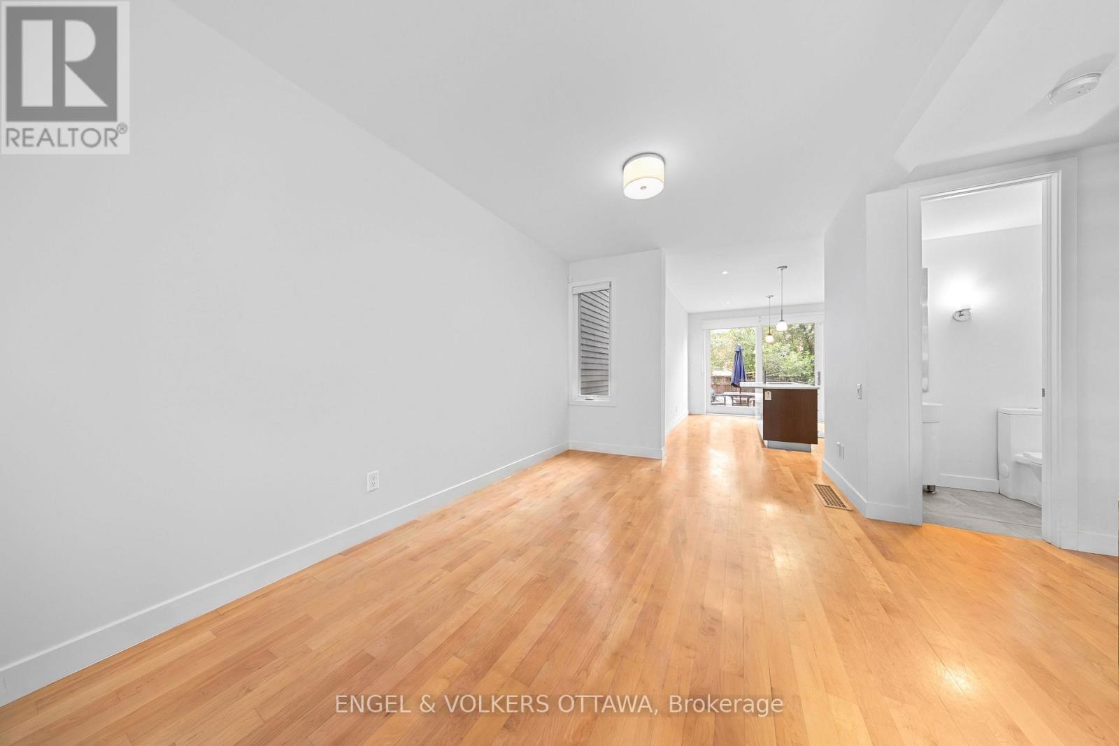 Dining room open to kitchen - 53 Vaughan Street, Ottawa, ON