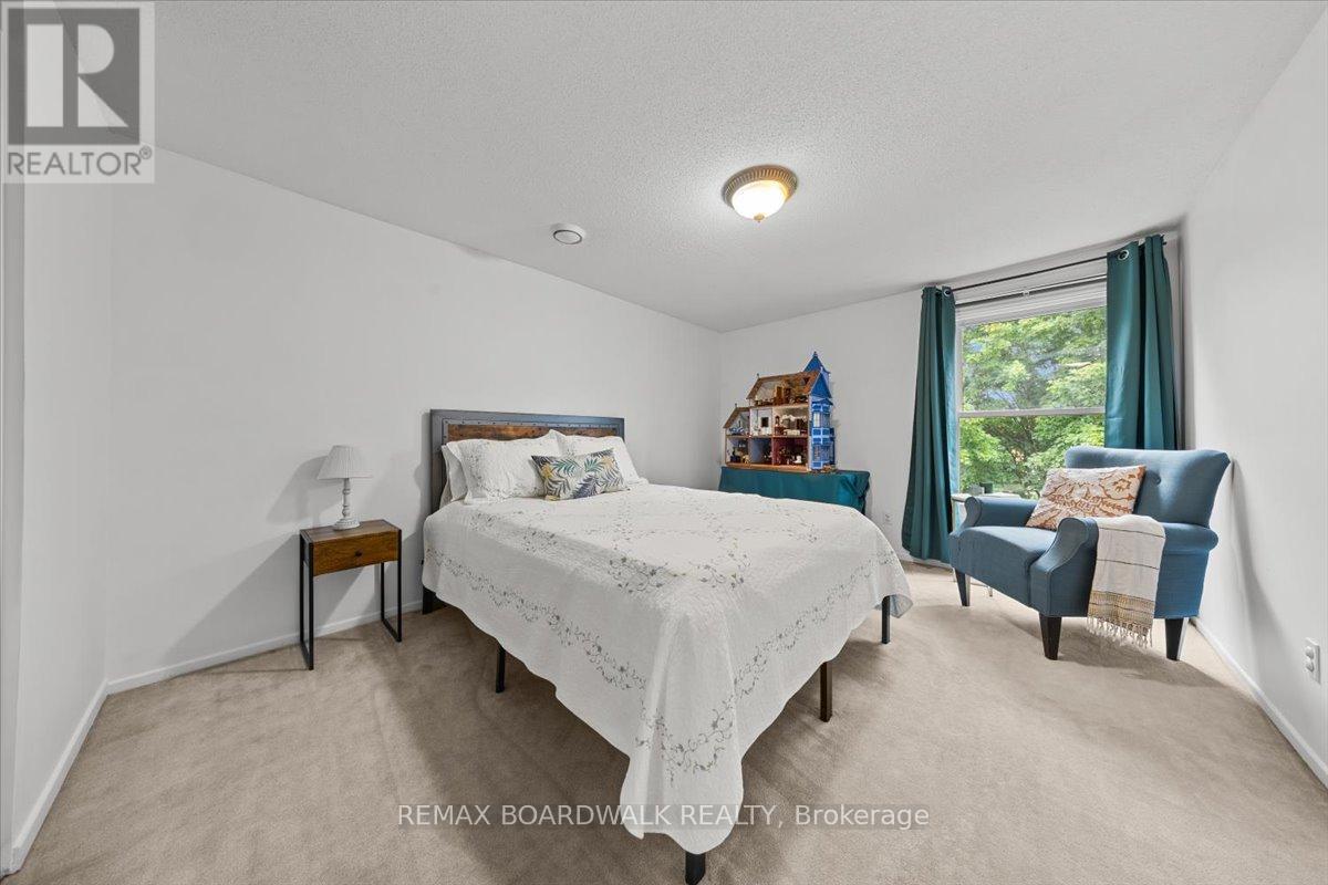 18 - 2126 Eric Crescent, Ottawa, ON